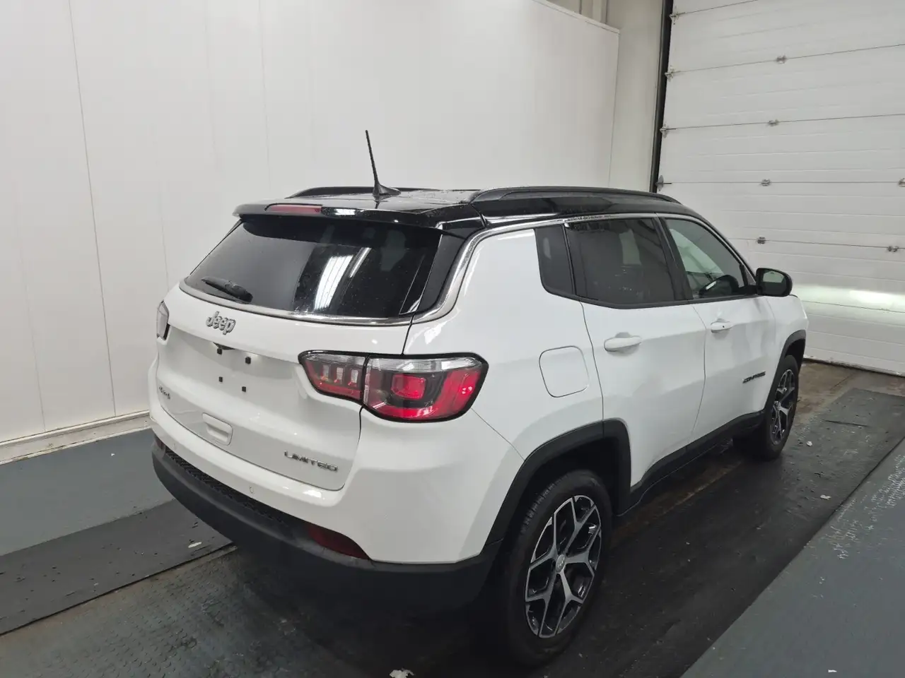 Jeep Compass снимка Jeep Compass