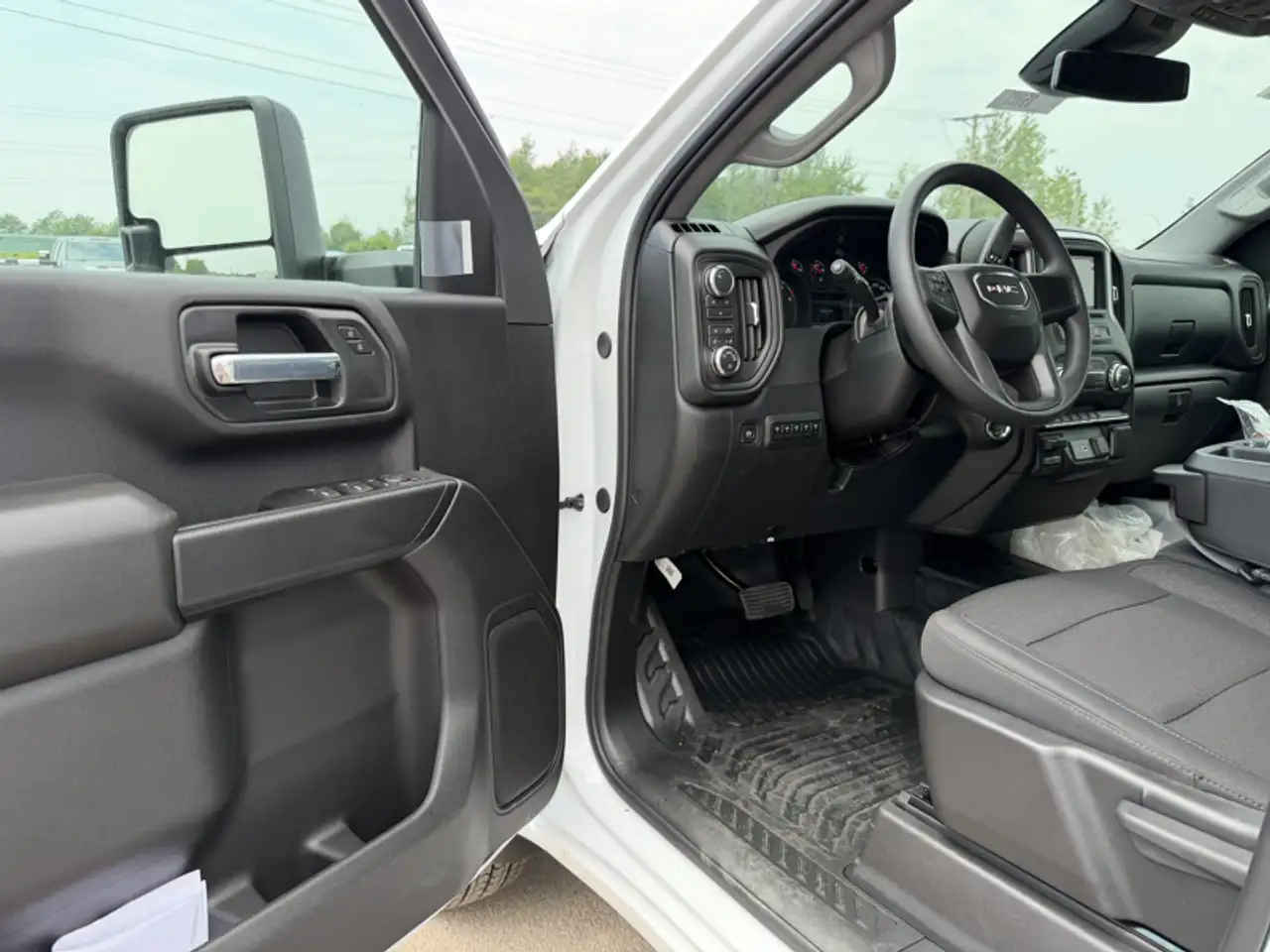 GMC Sierra 3500HD photo GMC Sierra 3500HD