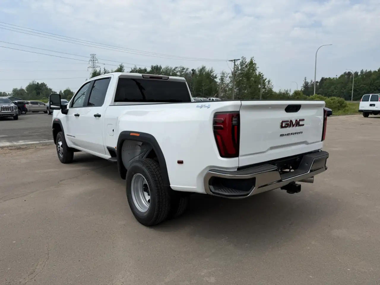 GMC Sierra 3500HD photo GMC Sierra 3500HD