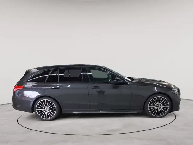 Mercedes-Benz C-Class view 3