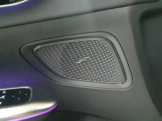 Mercedes-Benz C-Class view 17