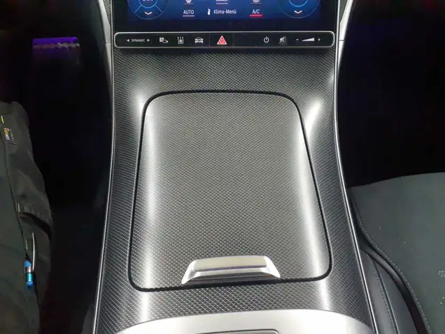 Mercedes-Benz C-Class view 10