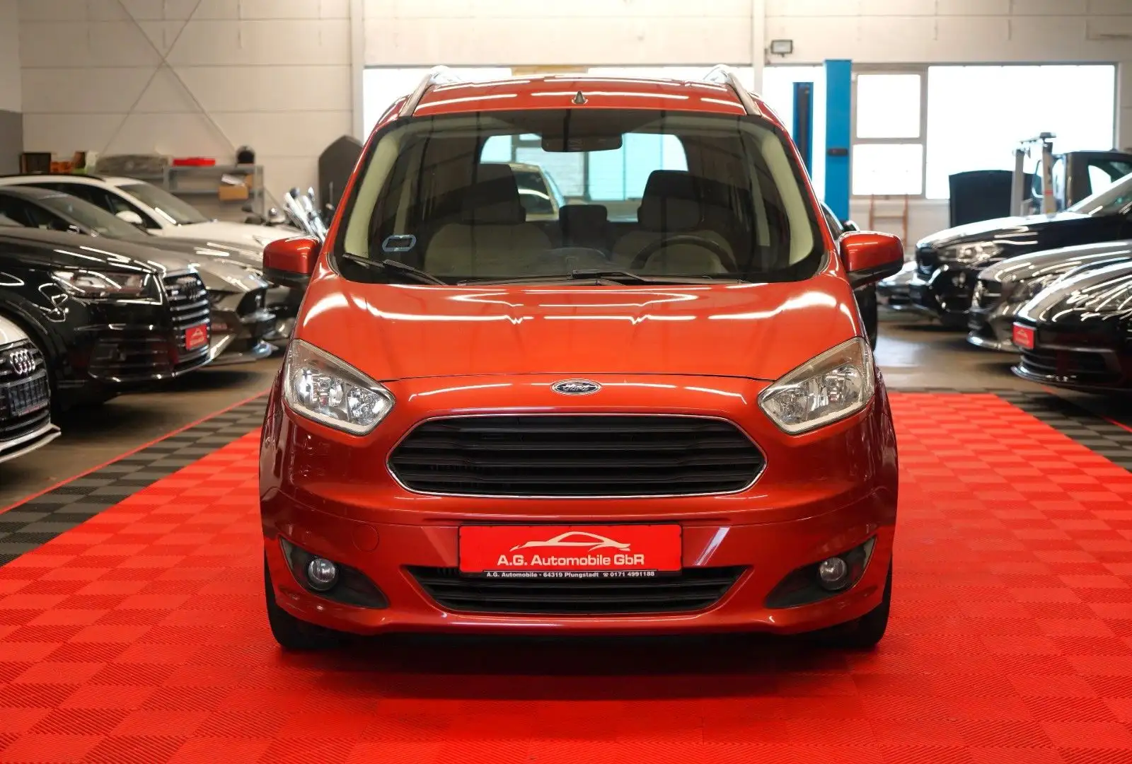 Ford Tourneo Courier 1.0 EcoBoost Titanium *1.Hand* Červená - 2