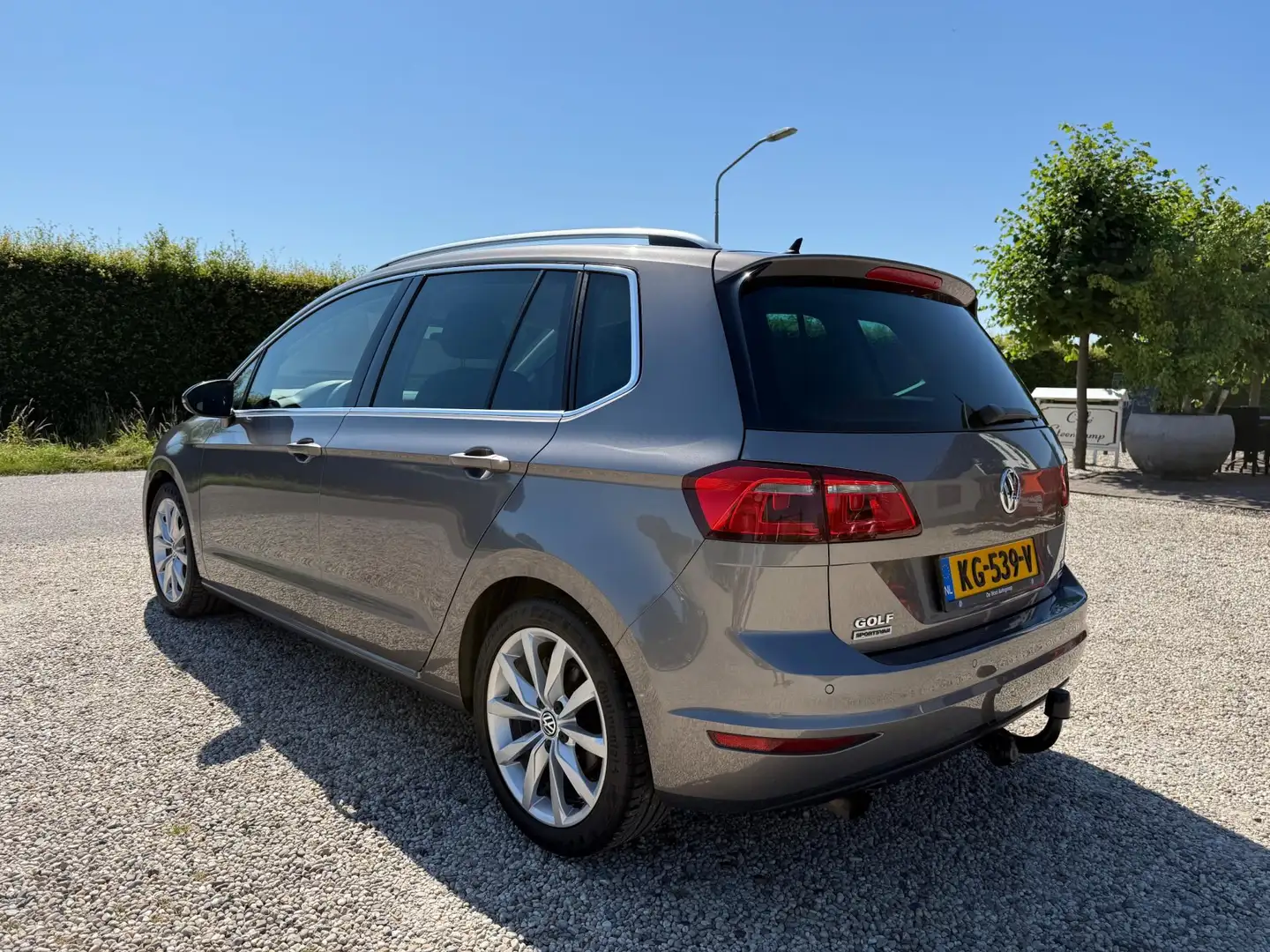Volkswagen Golf Sportsvan 1.2 TSI Connected Series 1e Eigenaar| Dealer Onder Grijs - 2