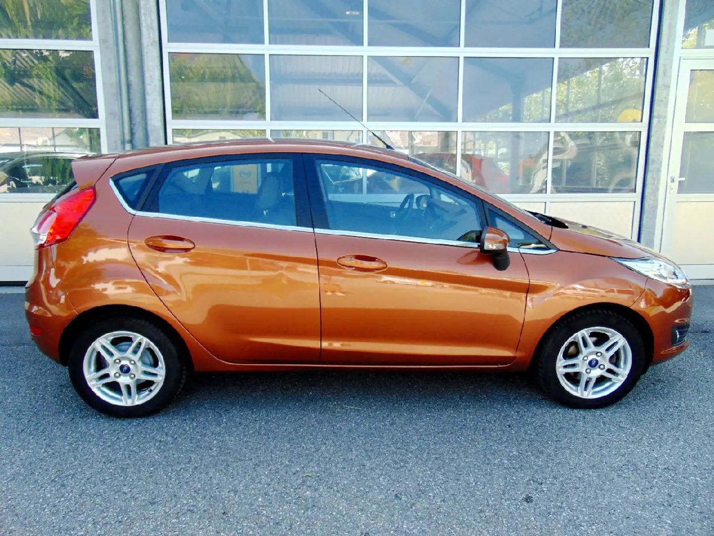 Ford Fiesta Fiesta 1.0 EcoBoost Titanium Naranja - 2