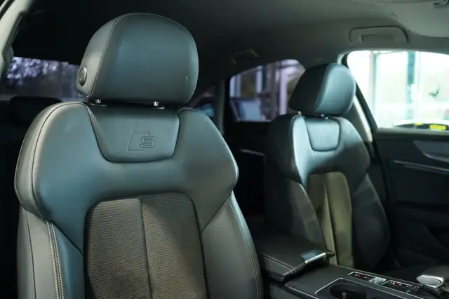 Audi S6 view 17