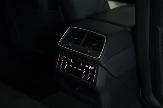 Audi S6 view 20