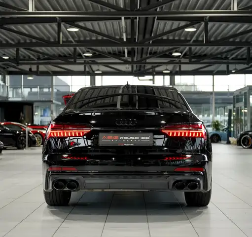 Audi S6 view 8