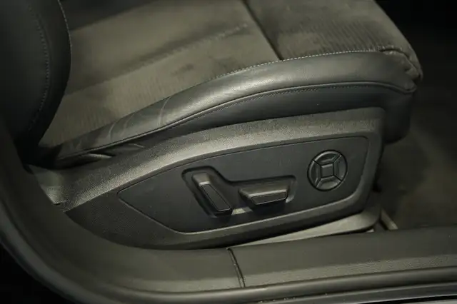 Audi S6 view 14