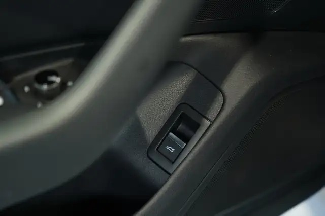Audi S6 view 26