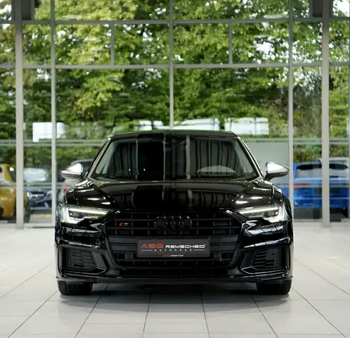 Audi S6 view 3