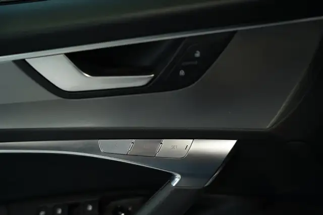 Audi S6 view 24