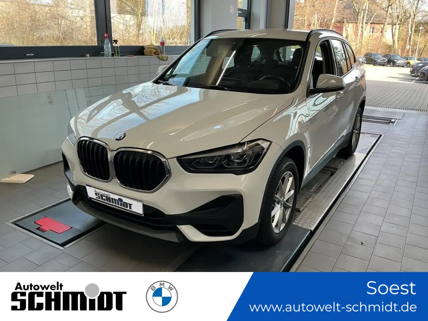 BMW X1 sDrive18i Advantage + GARANTIE Weiß - 1