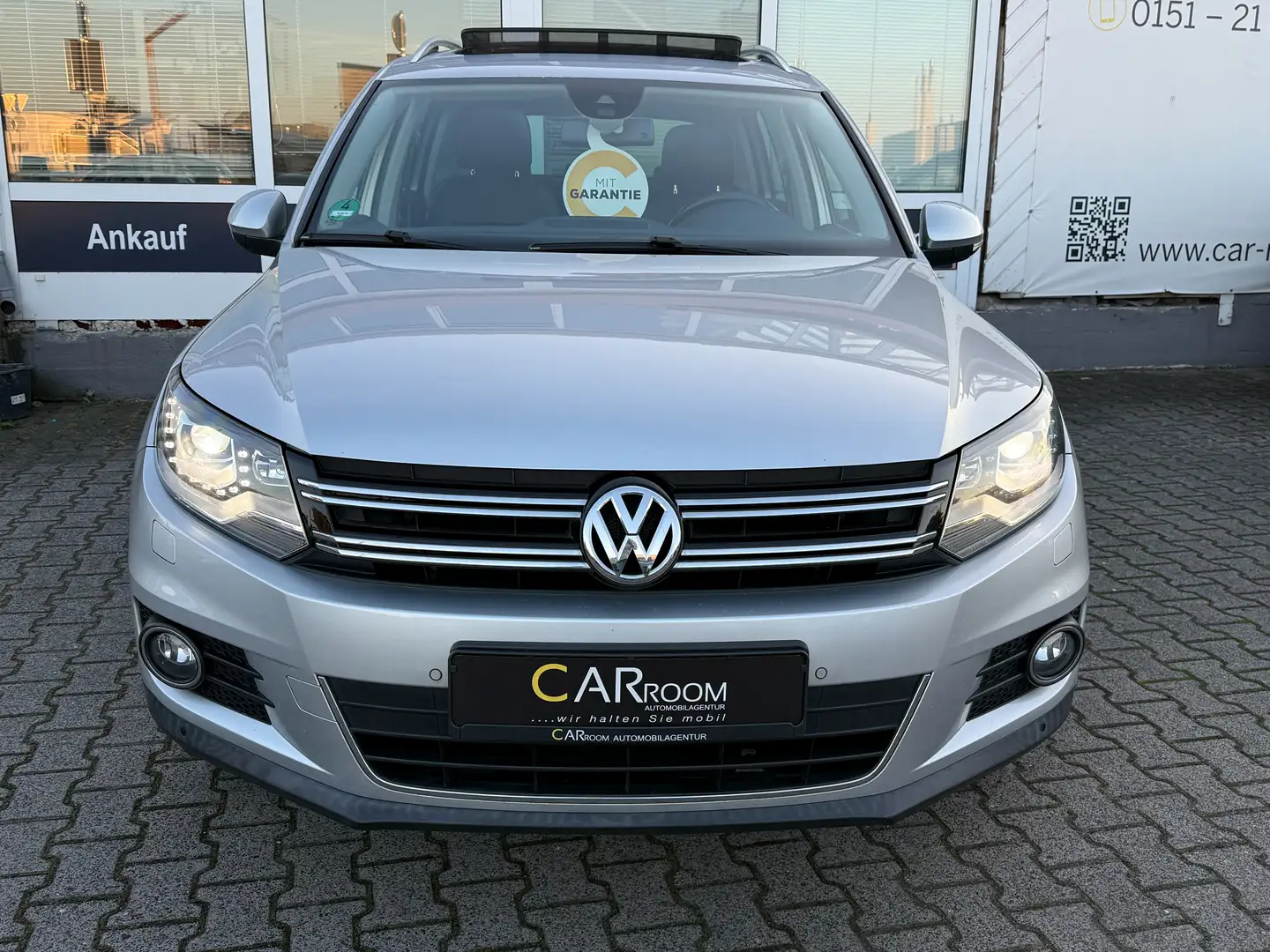 Volkswagen Tiguan HIGHLINE*Sport*Kamera*Panorama*Ahk.*Nav*Xenon* Grau - 2