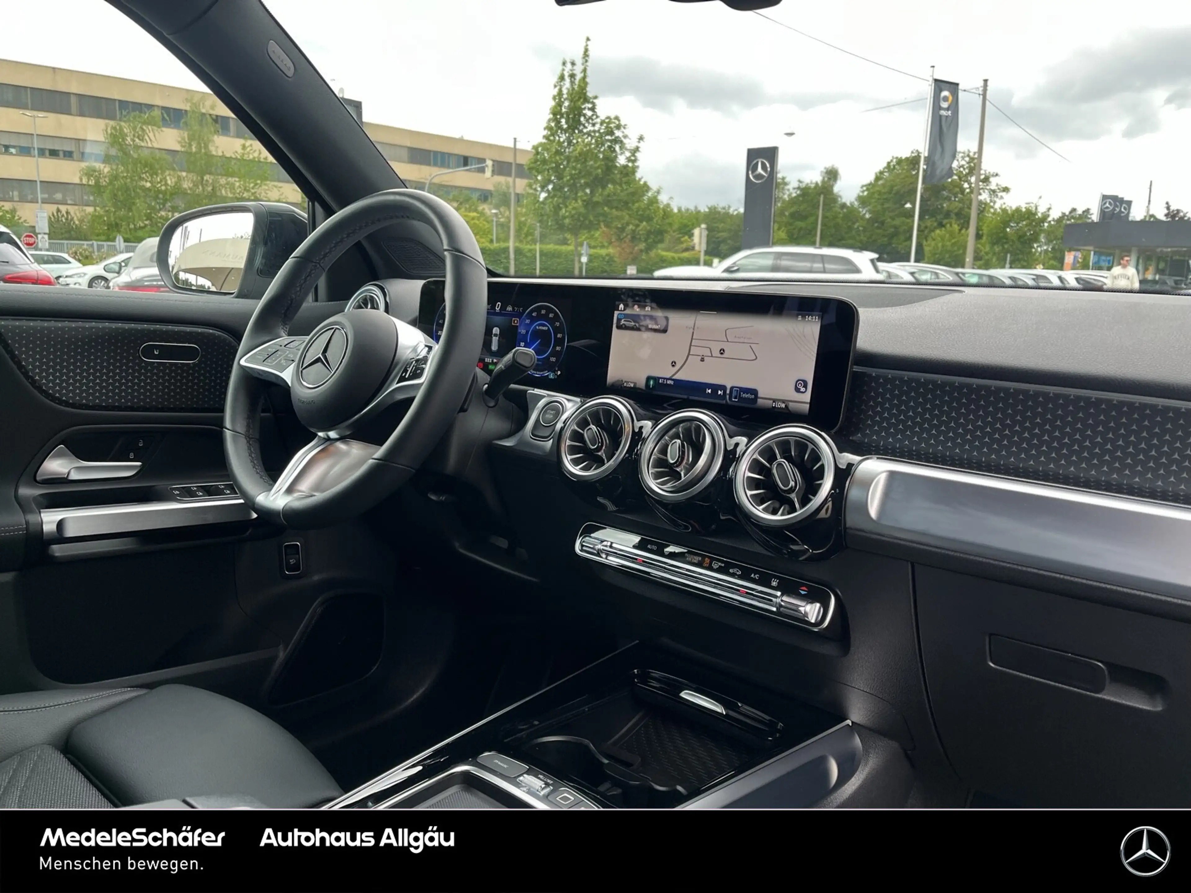 Mercedes-Benz EQB 300 EQB 300 4M Progressive Fahr-Assi KeylessGO LED Tel — photo 14