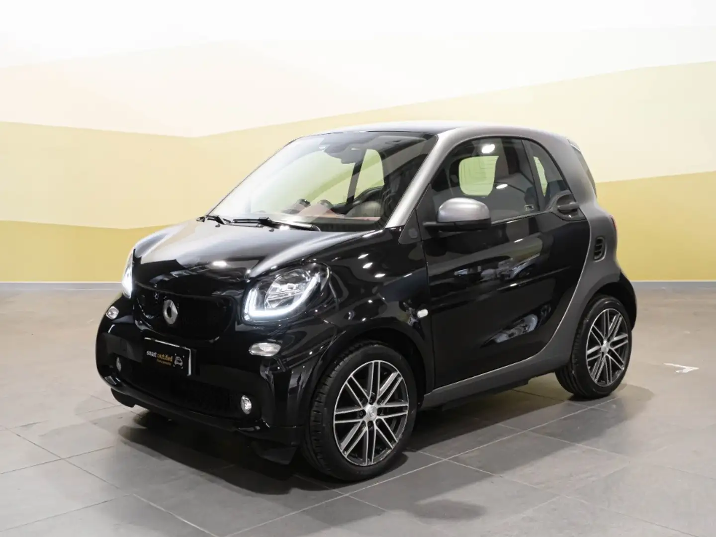smart forTwo coupe  EQ Passion Schwarz - 1