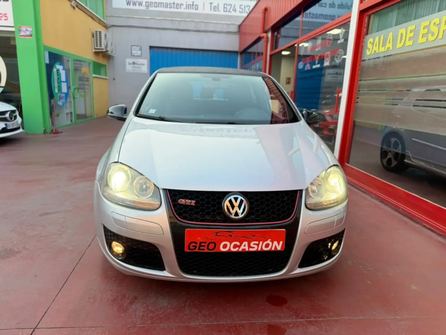 Volkswagen Golf GTI 2.0 TFSI DSG Plateado - 2