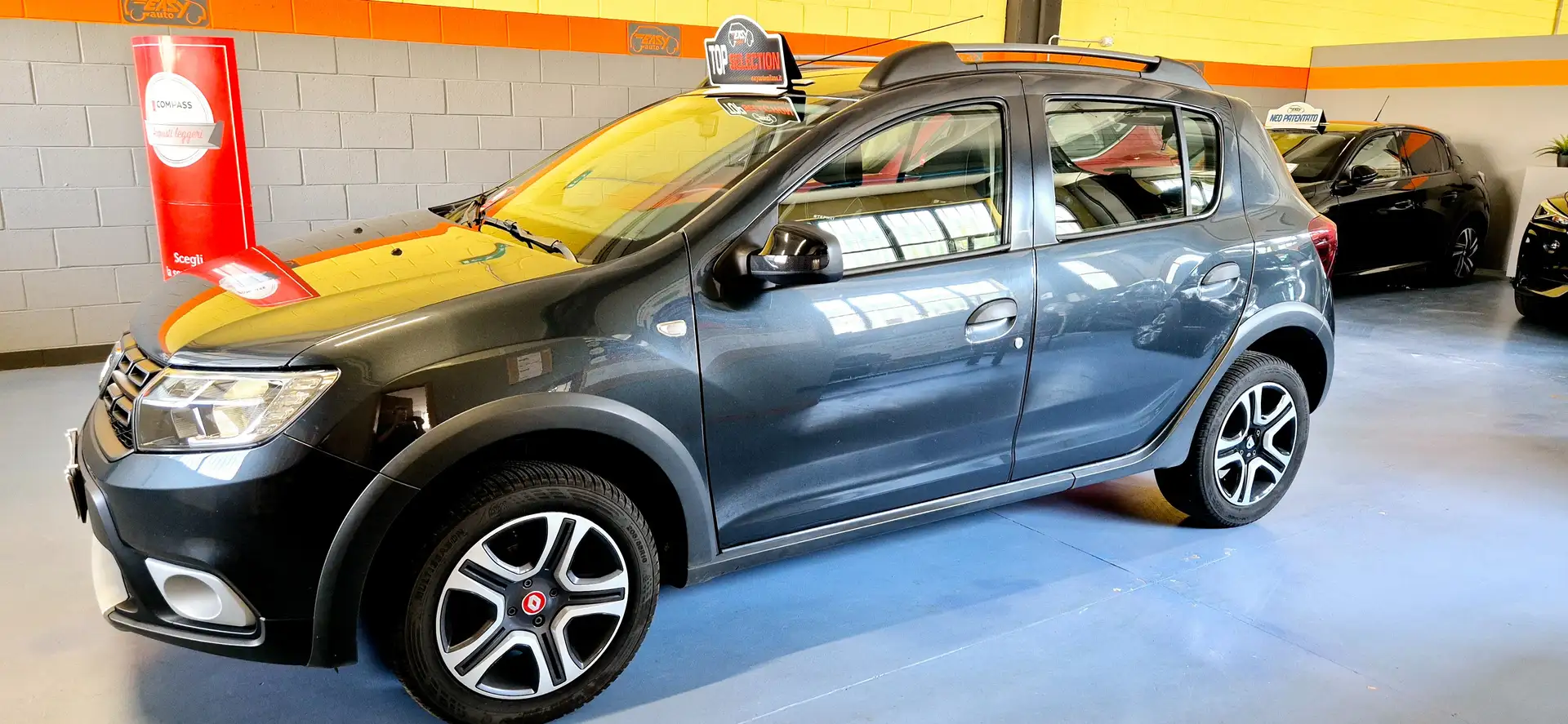 Dacia Sandero 0.9 TCe 12V 90CV Start&Stop Serie Speciale Wow Grigio - 2