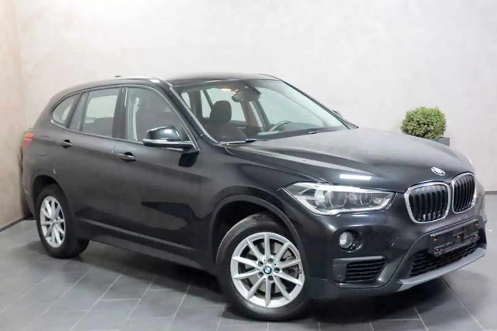 BMW X1 20 Advantage Aut. AHK KAMERA LED SHZ TEMP PDC Schwarz - 2