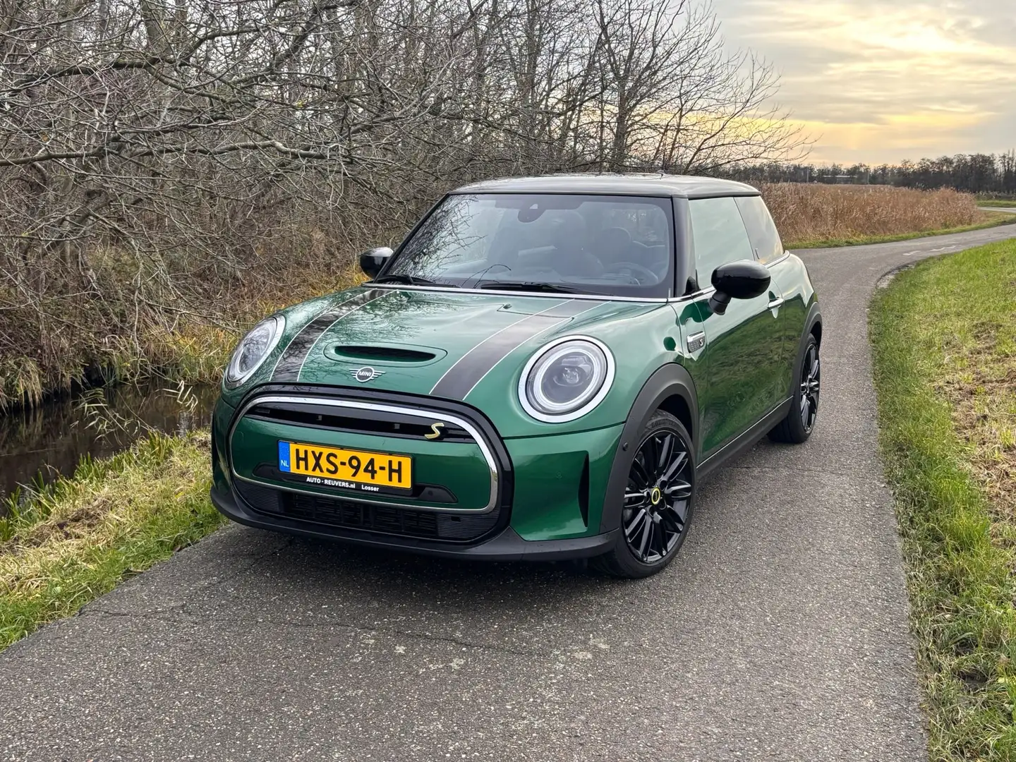 MINI Cooper SE Cooper SE Yours All-Electric Groen - 1