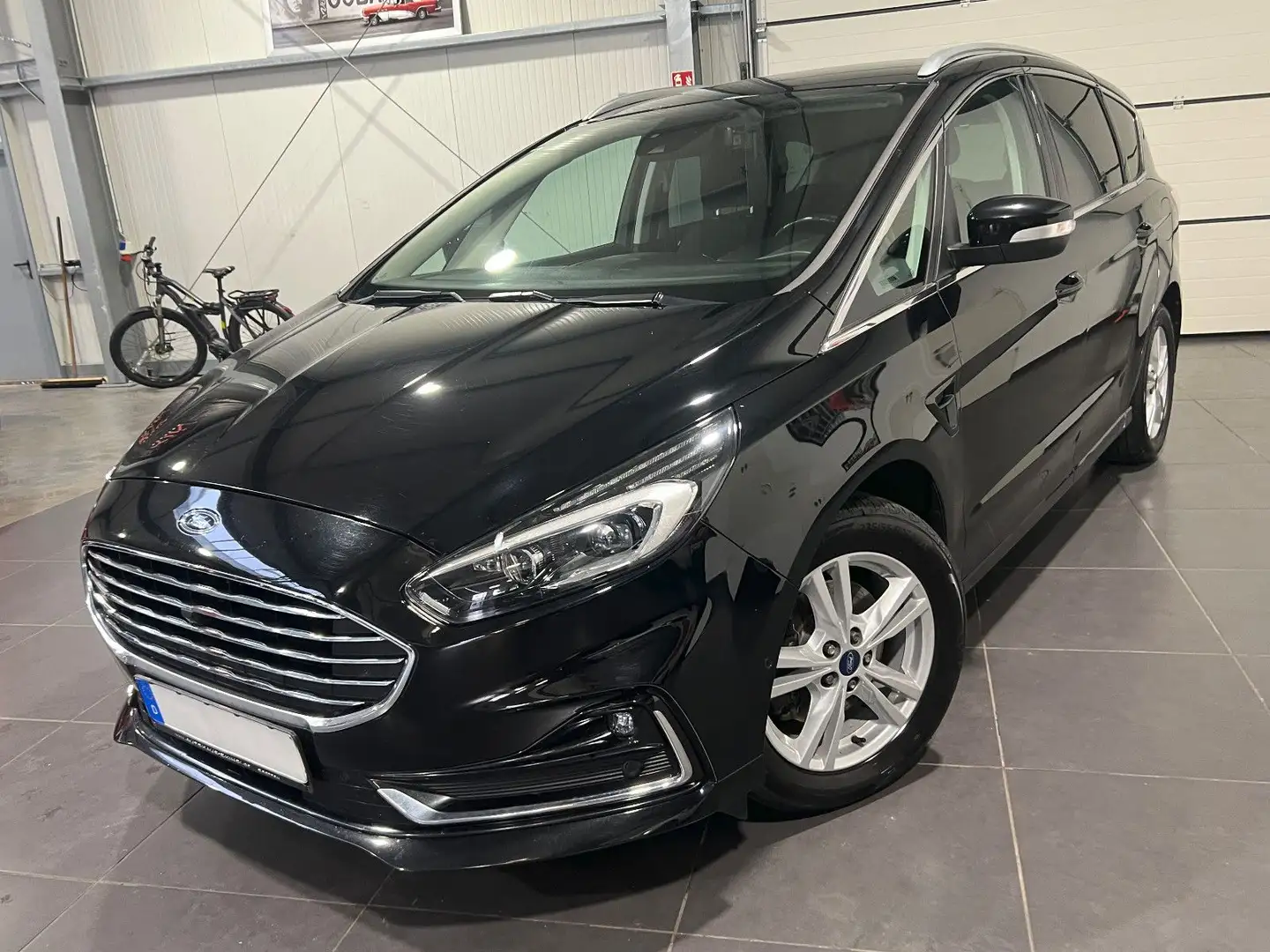Ford S-Max 2.0 TDCi Automatik **LED*Navi*AHK*Kamera** Noir - 1