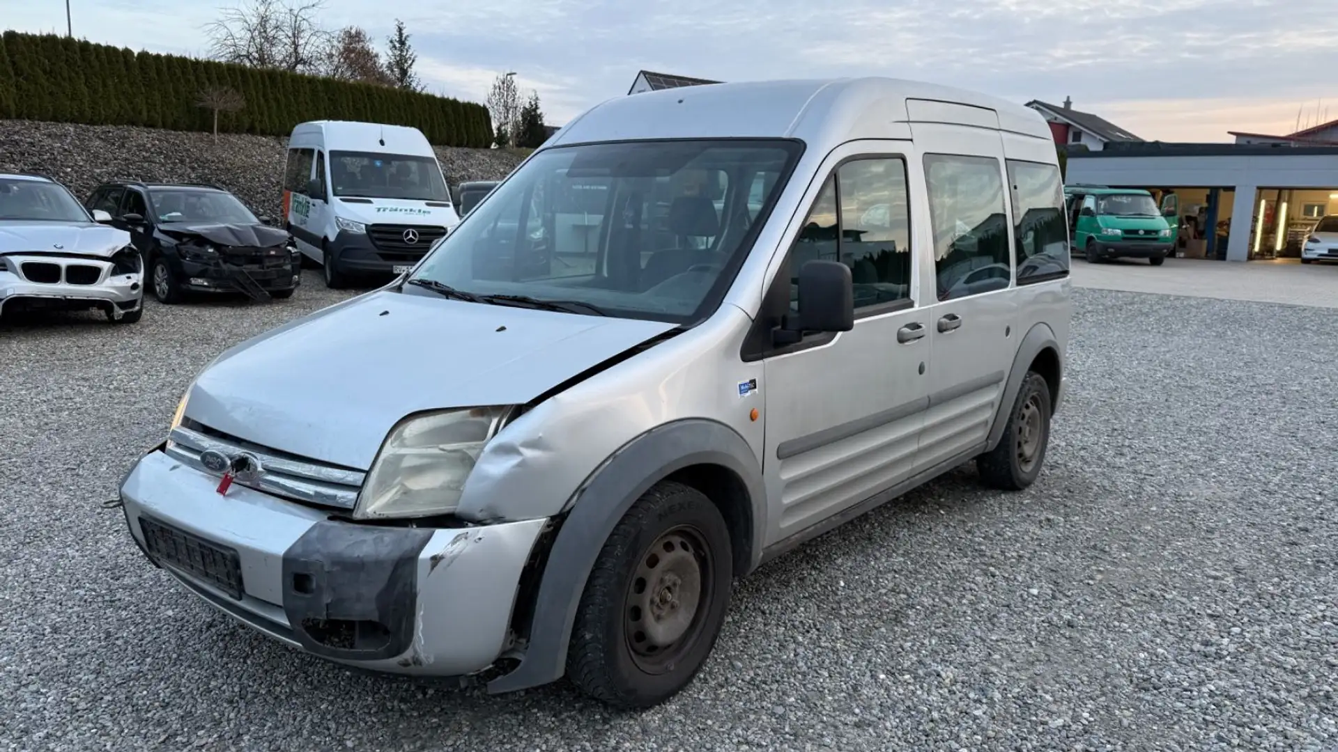 Ford Tourneo Connect LX Kombi lang MobiTec Plateado - 1