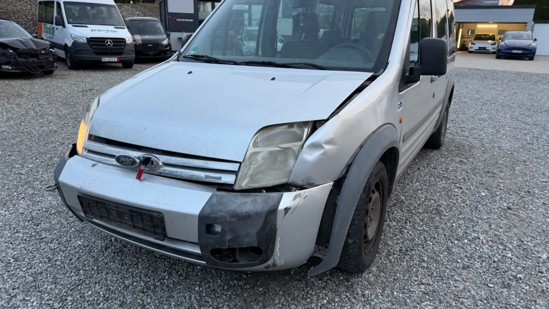 Ford Tourneo Connect LX Kombi lang MobiTec Plateado - 2