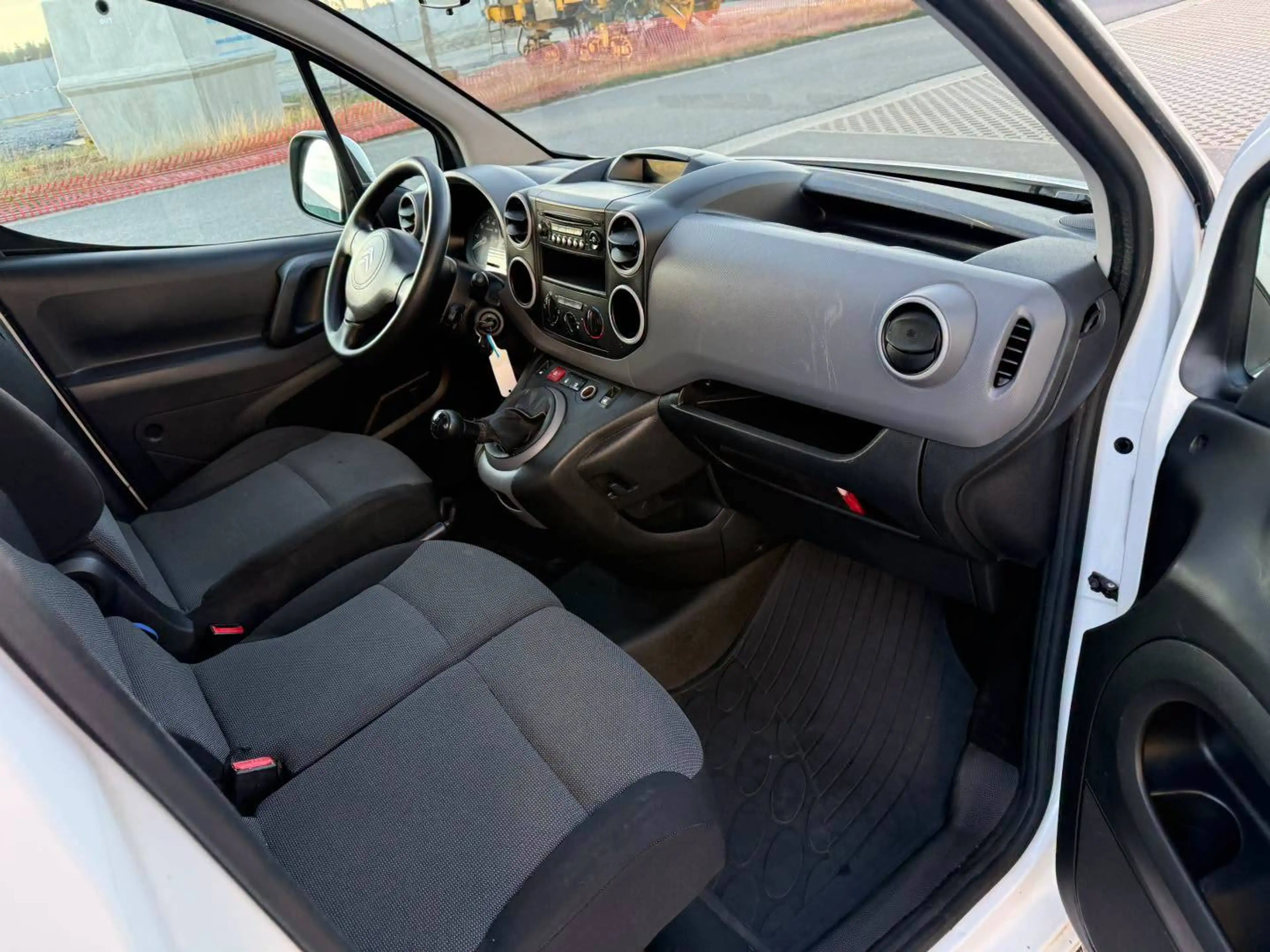 Citroen Berlingo 1.6 BlueHDi L1 Club — photo 9