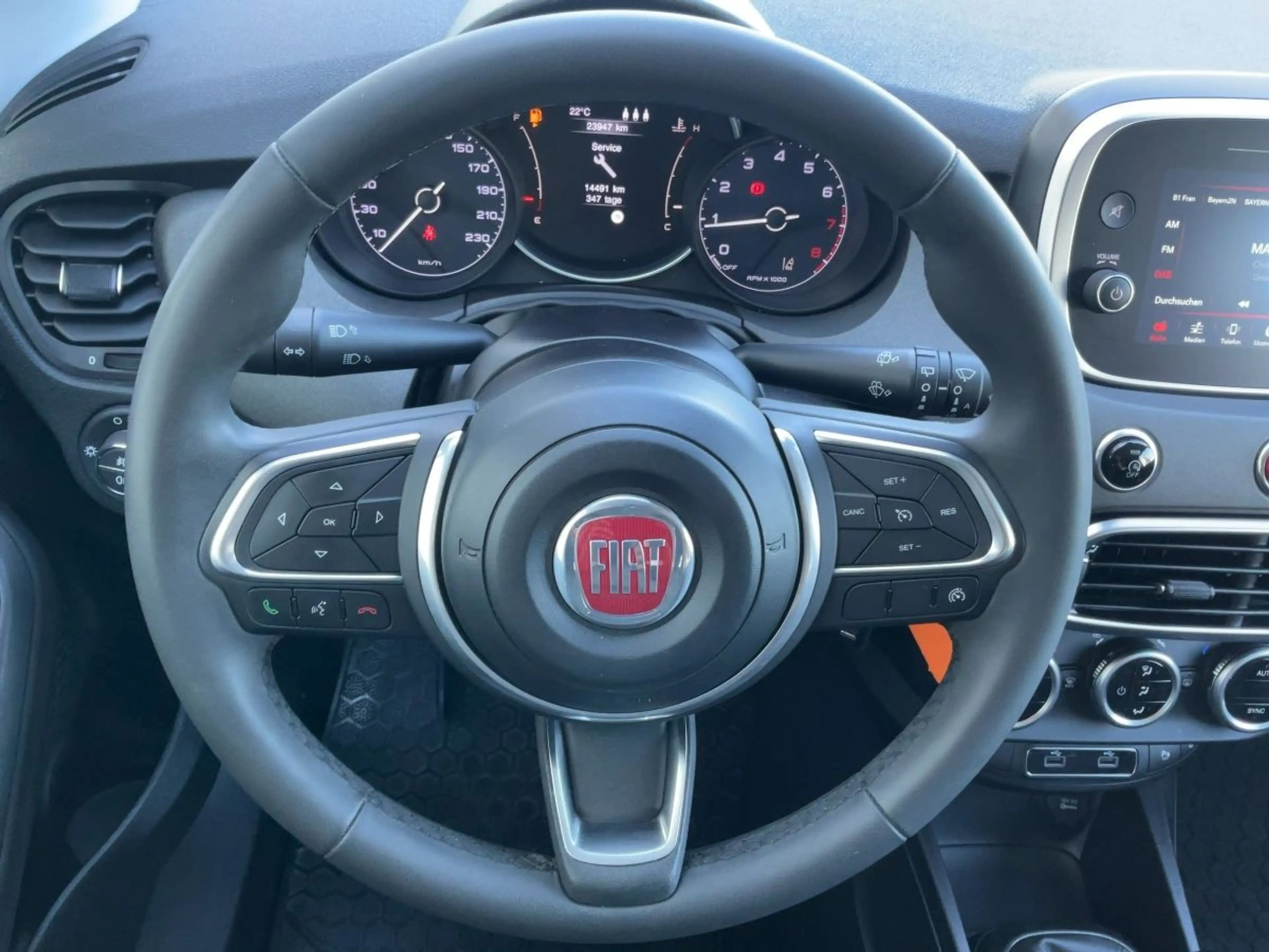 Fiat 500X 1.0 GSE CROSS APP+RFK+2xPDC+SHZ+DAB+LM 19" — photo 10