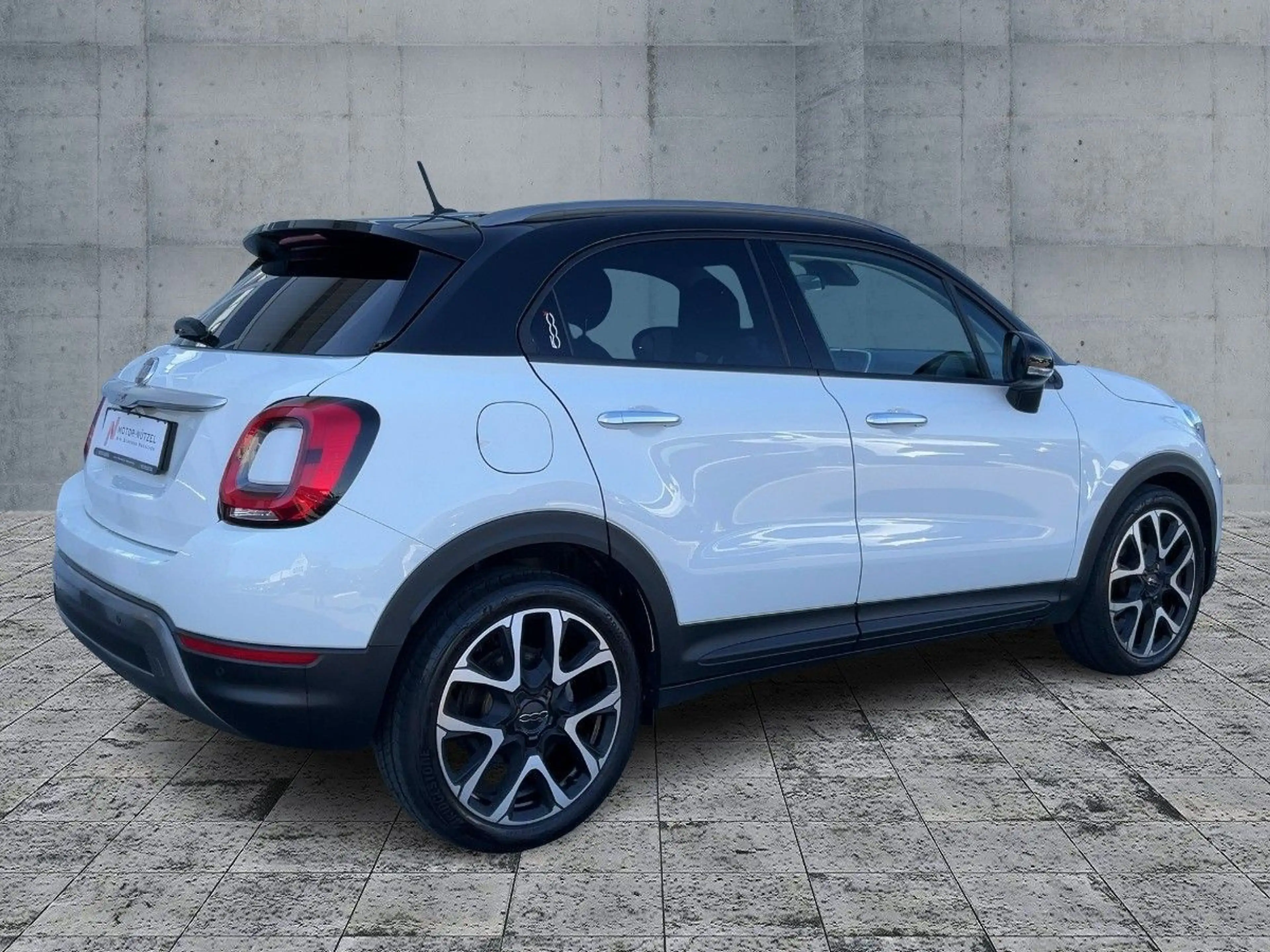 Fiat 500X 1.0 GSE CROSS APP+RFK+2xPDC+SHZ+DAB+LM 19" — photo 6