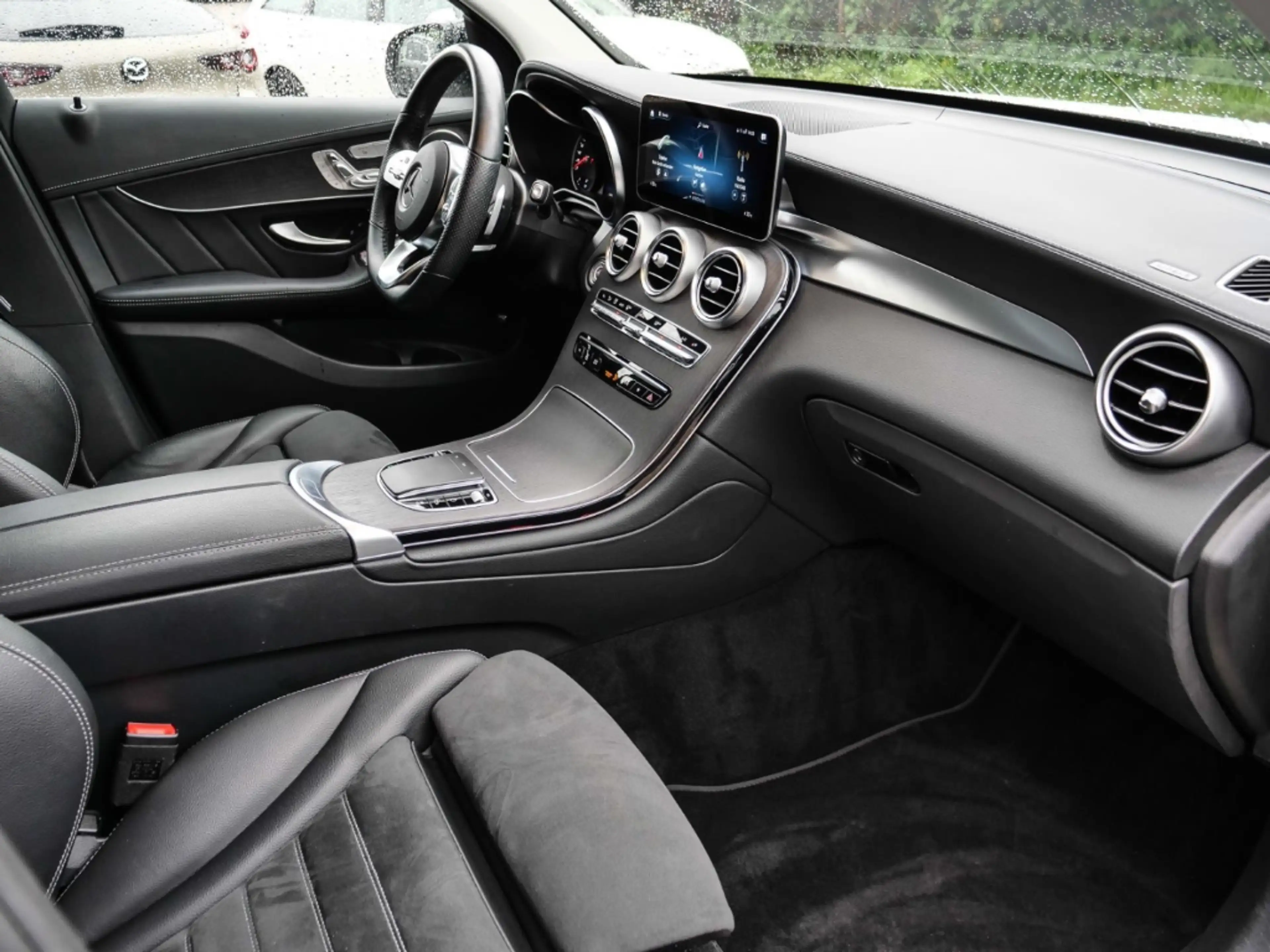 Mercedes-Benz GLC 400 d AMG Line 330PS 4Matic Sportpaket Digitales Cockp — photo 13