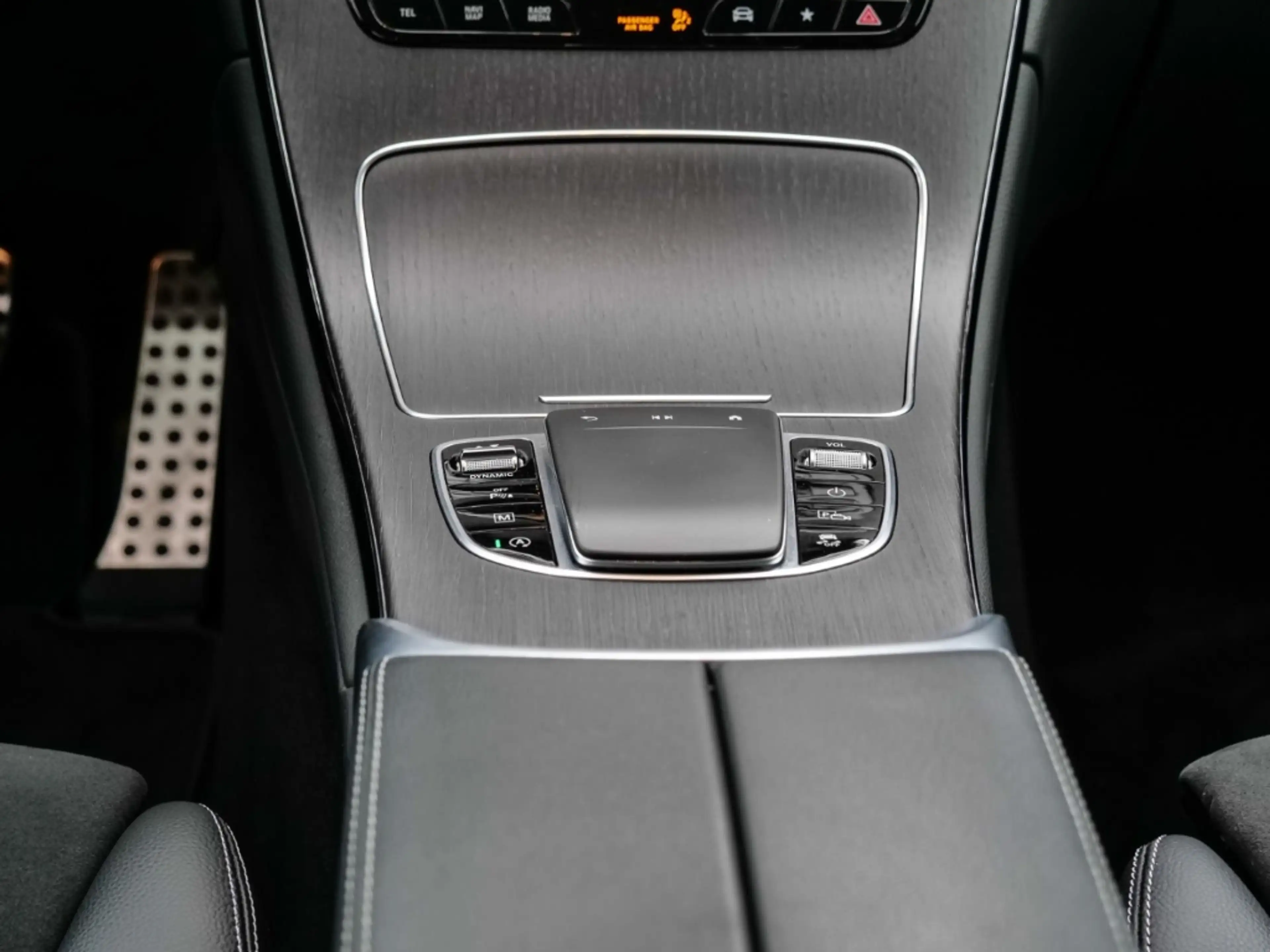 Mercedes-Benz GLC 400 d AMG Line 330PS 4Matic Sportpaket Digitales Cockp — photo 11
