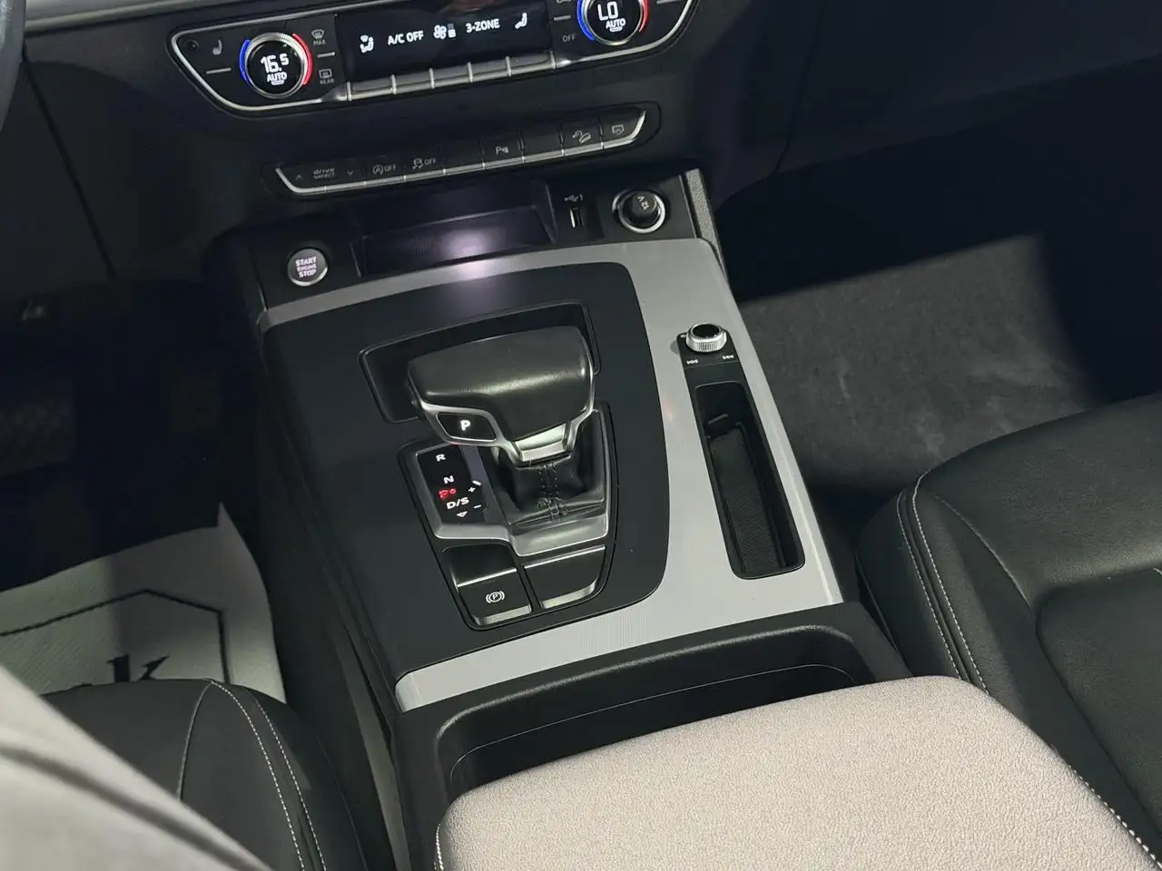 Audi Q5 снимка Audi Q5