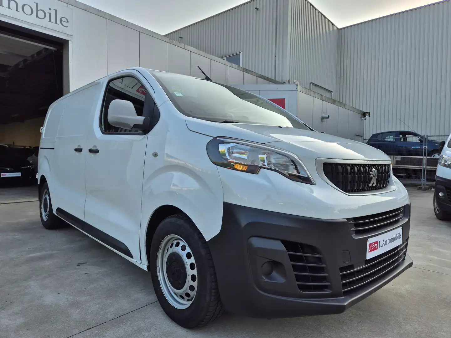 Peugeot Expert 1.5 BlueHDi 120cv Long Chassis L2H1 Blanc - 2