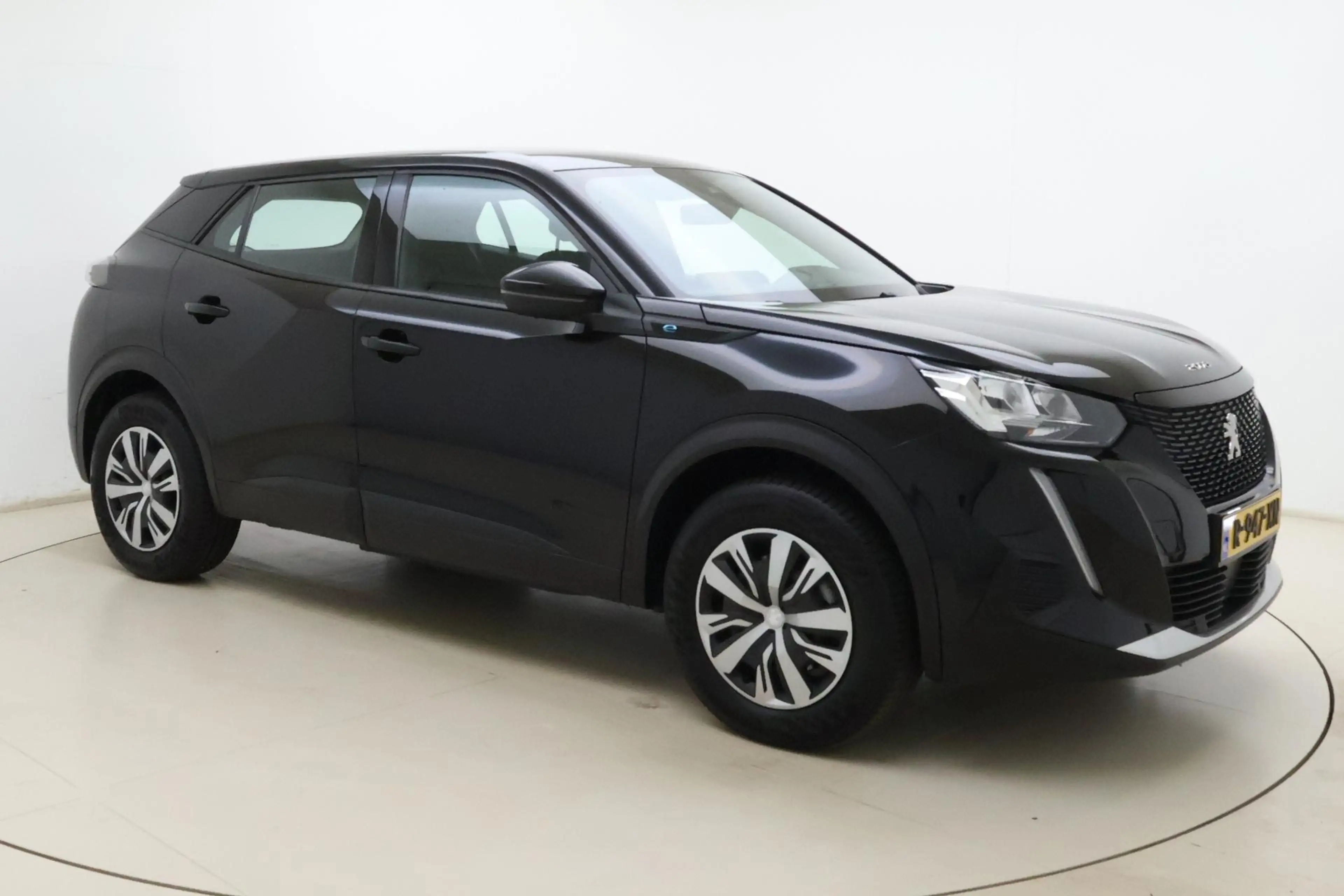 Peugeot e-2008 EV Active 50 kWh | Climate Control | Cruise Contro — photo 10