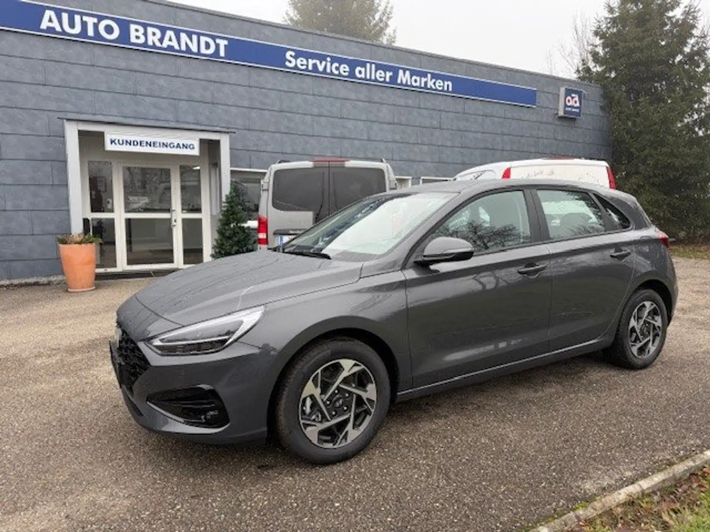 Hyundai i30 i30 1,0 TGDI Go! Go! Grau - 1