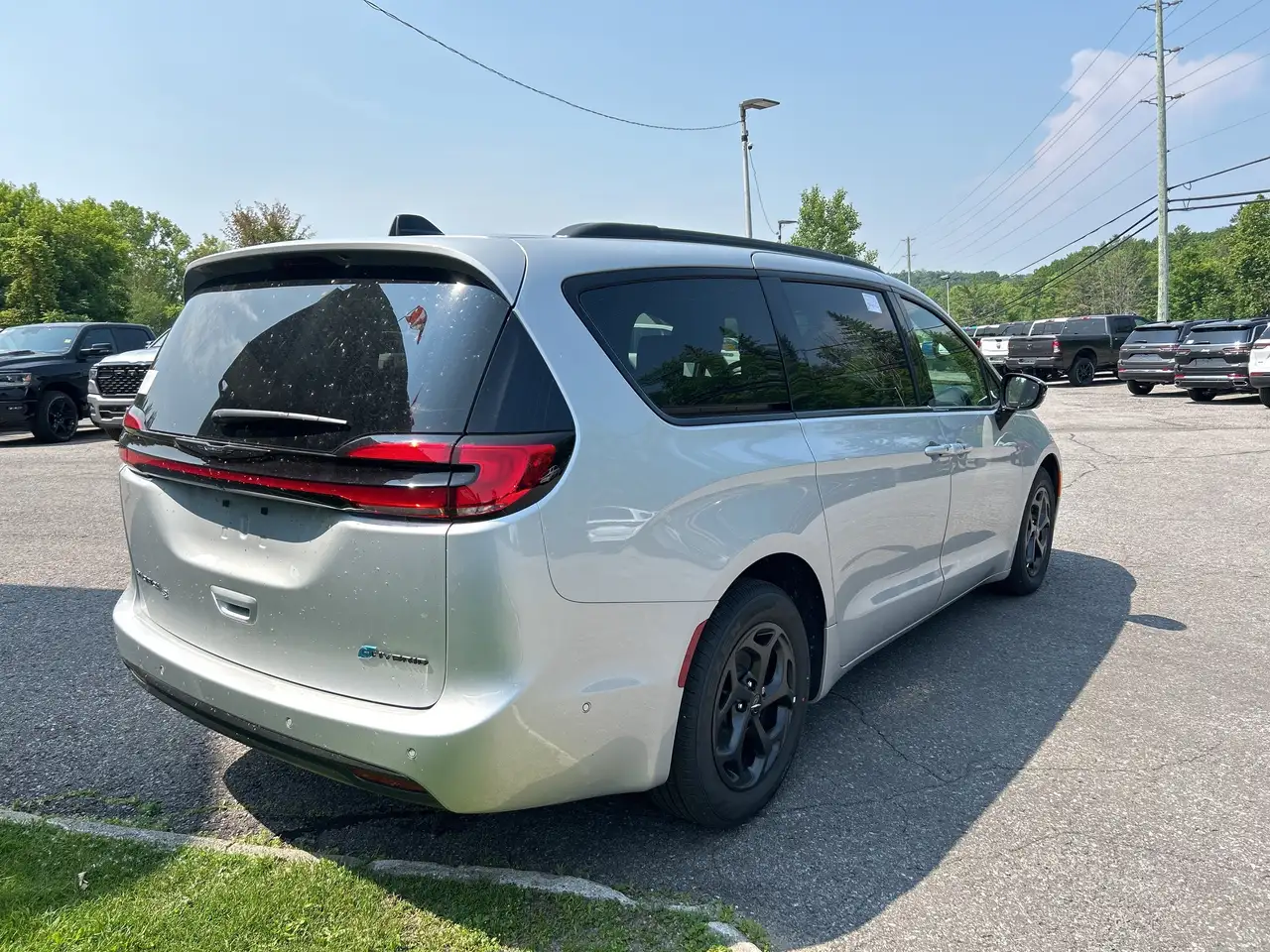 Chrysler Pacifica снимка Chrysler Pacifica