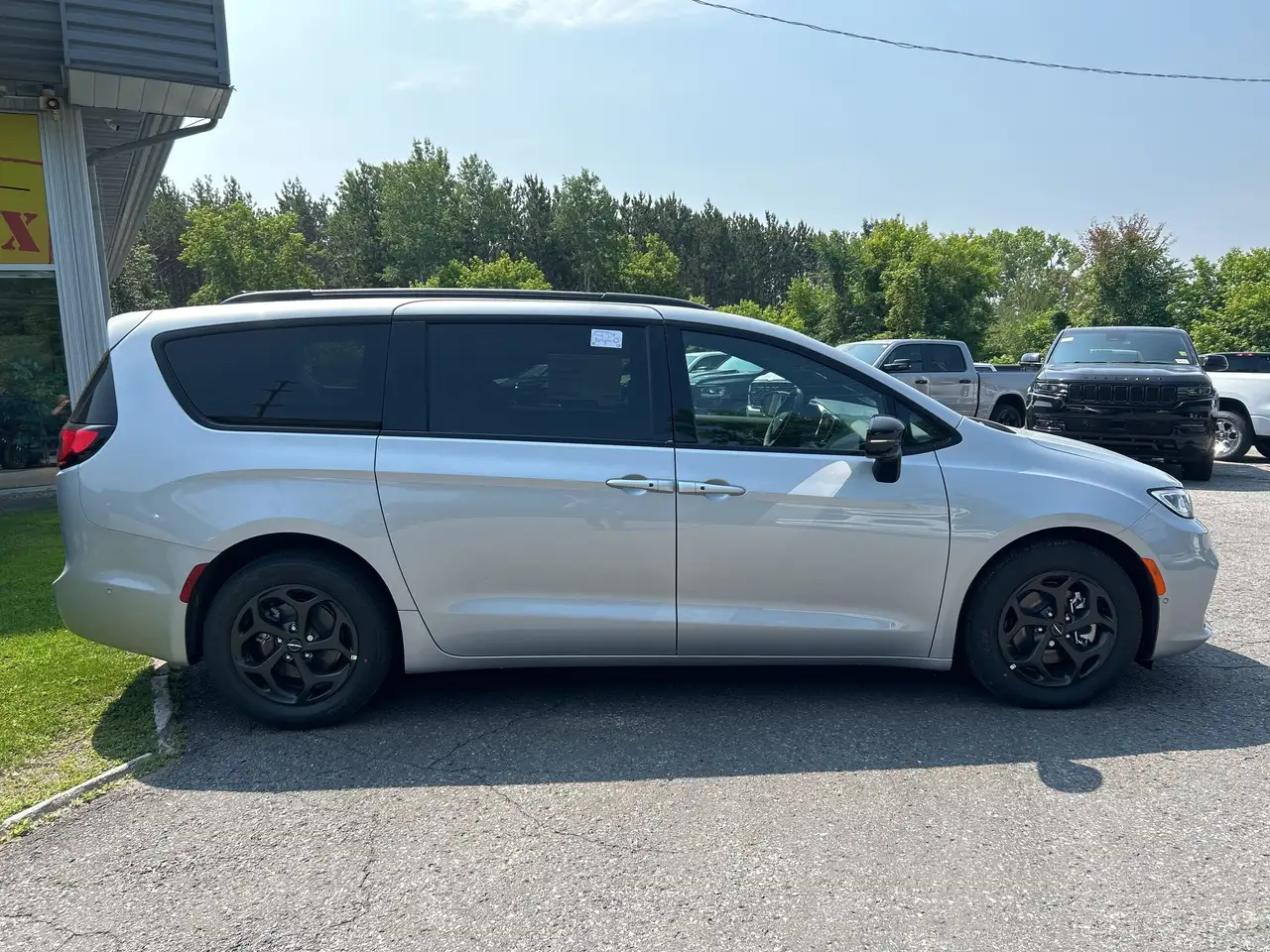 Chrysler Pacifica снимка Chrysler Pacifica