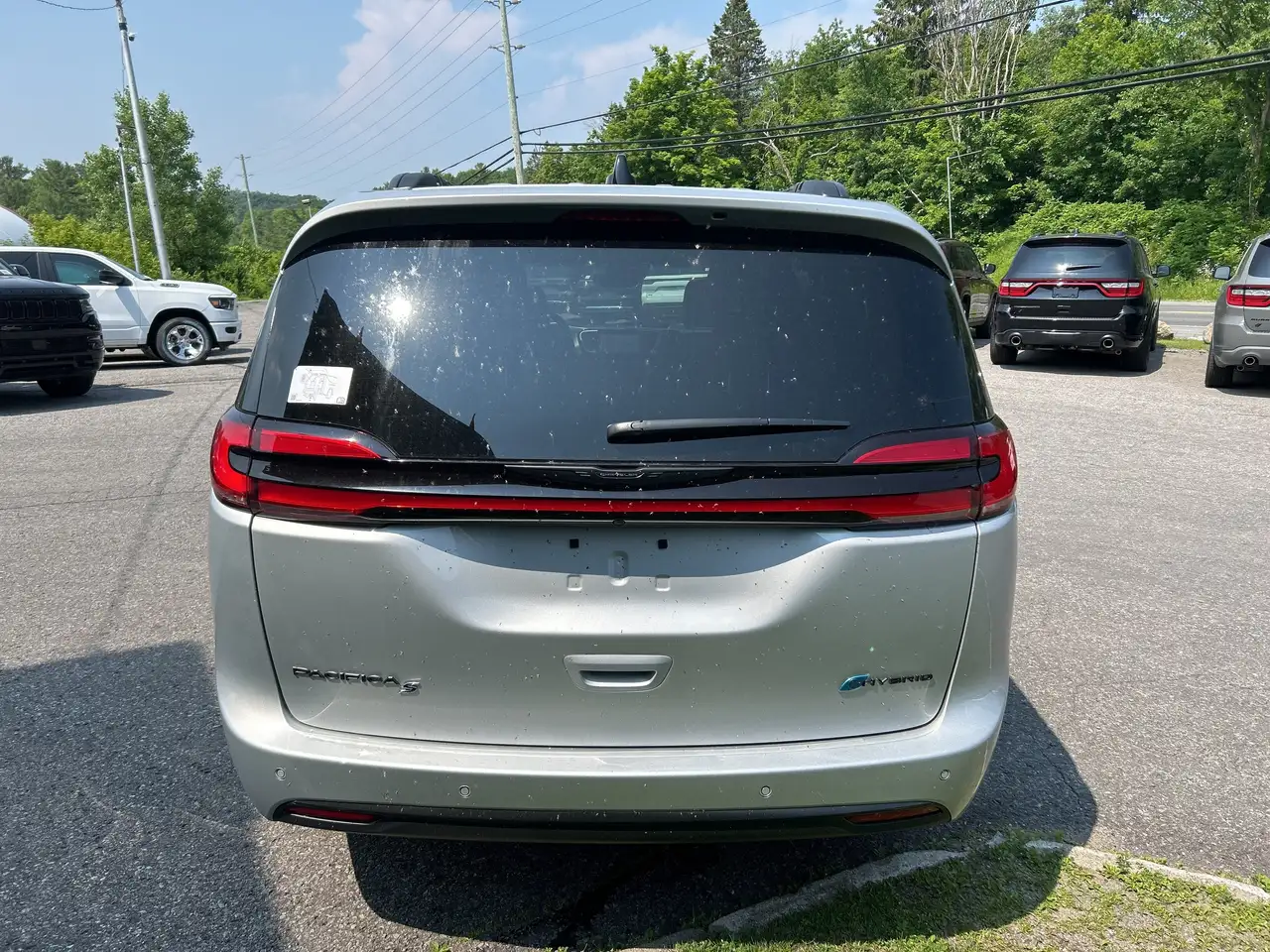 Chrysler Pacifica снимка Chrysler Pacifica