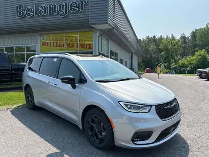 2024 Chrysler Pacifica Hybrid S Appearance FWD