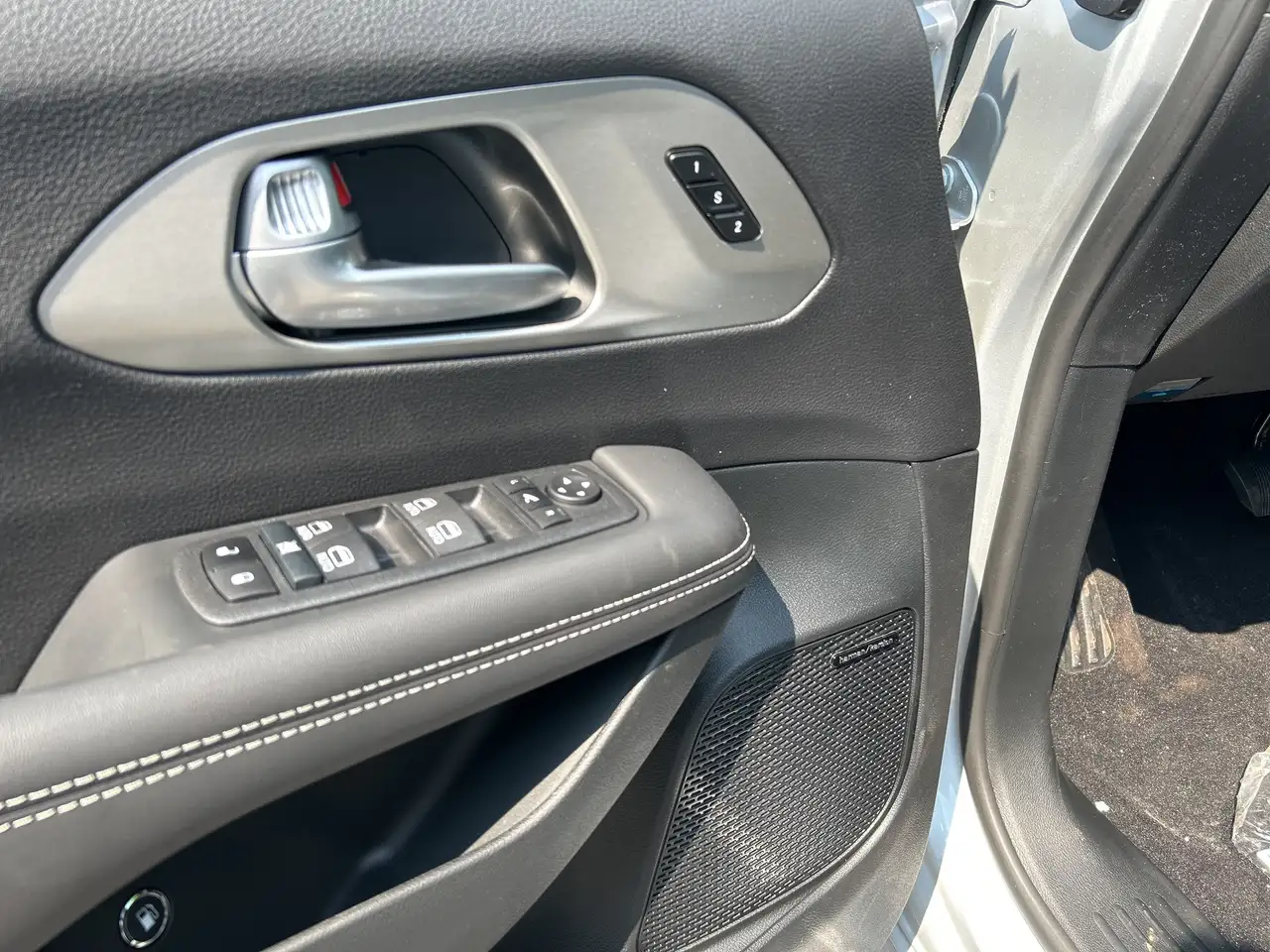 Chrysler Pacifica снимка Chrysler Pacifica