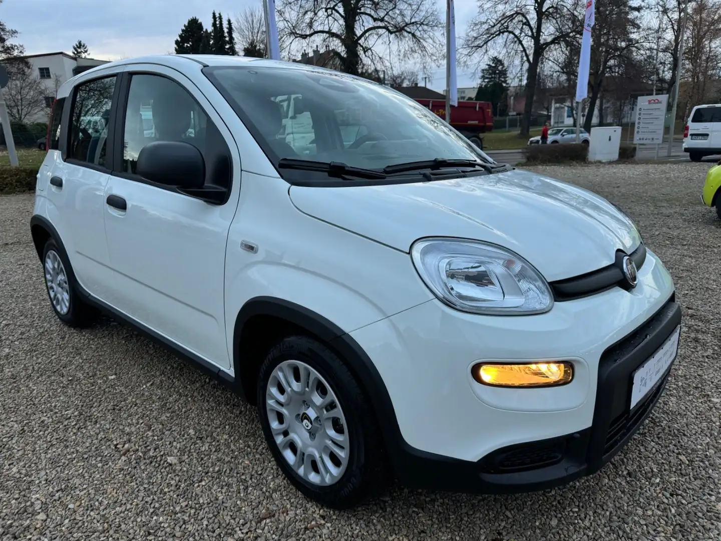 Fiat Panda 1.0 GSE 51kW Mild-Hybrid *City Paket* Biały - 2