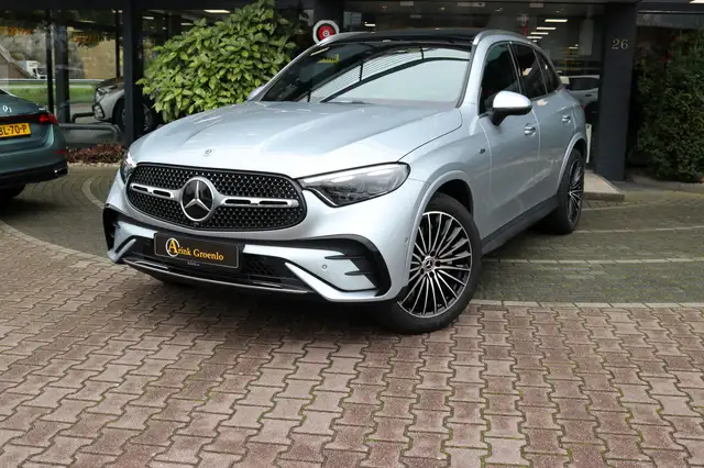 Mercedes-Benz GLC 300 300e 4MATIC AMG Line Luchtvering, Panoramadak, Tre