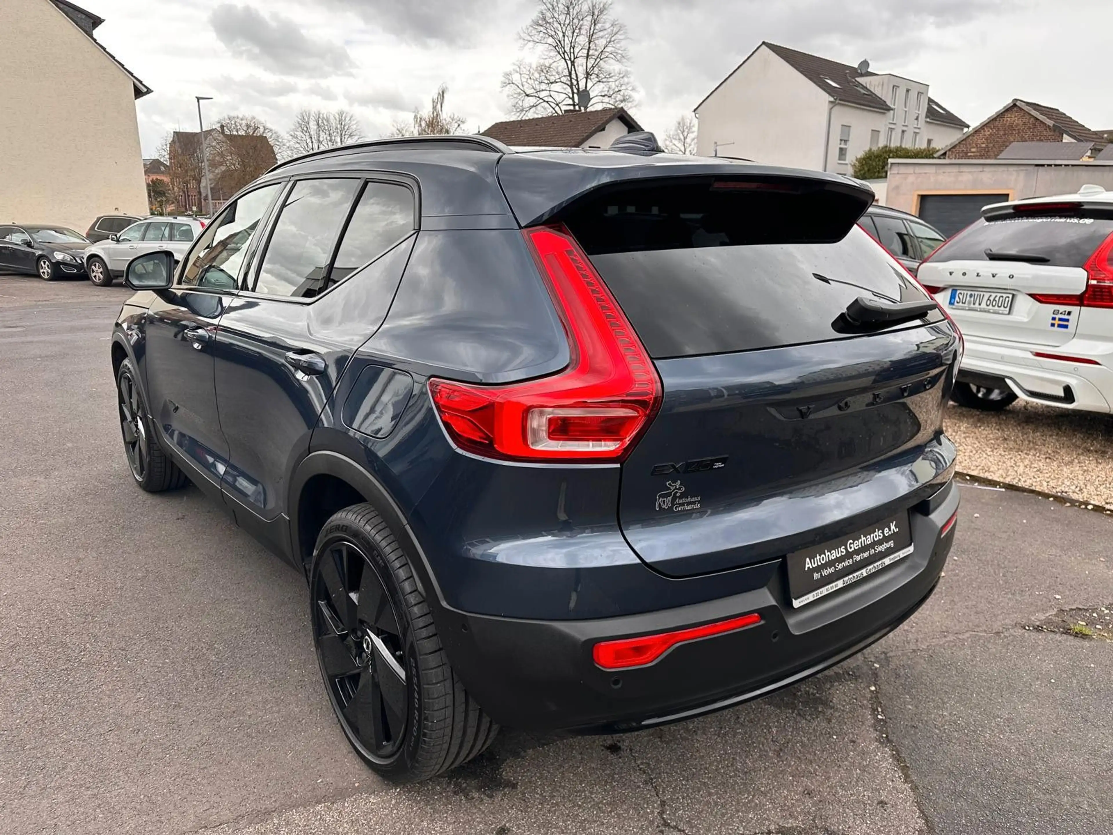 Volvo EX40 RWD Plus Black Edition LR Pano,AHK,360°,WP — photo 12