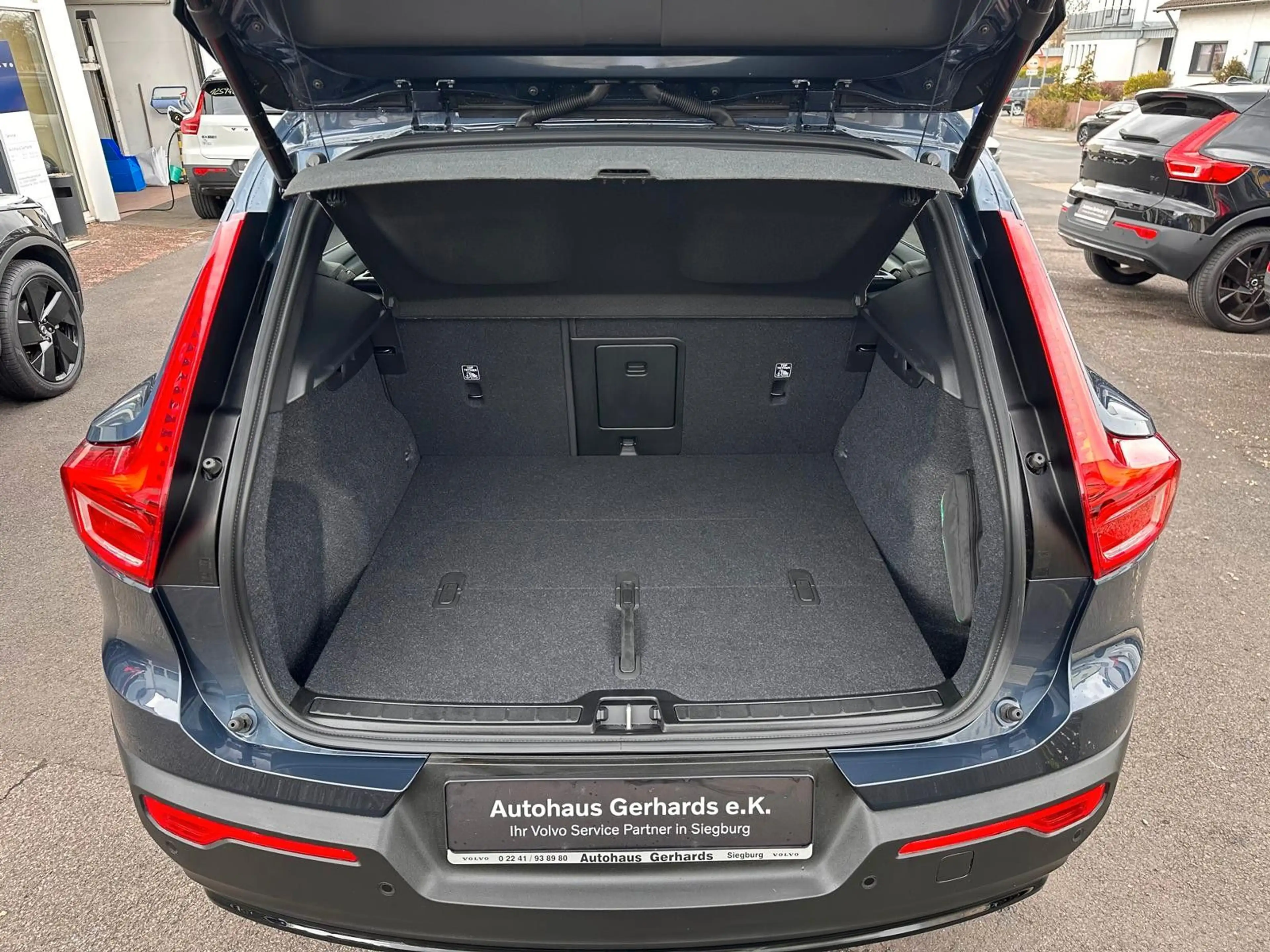 Volvo EX40 RWD Plus Black Edition LR Pano,AHK,360°,WP — photo 9
