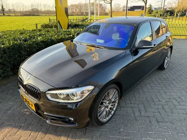 BMW 118i Aut8 Sport Line Edition Led / Carplay / Camer