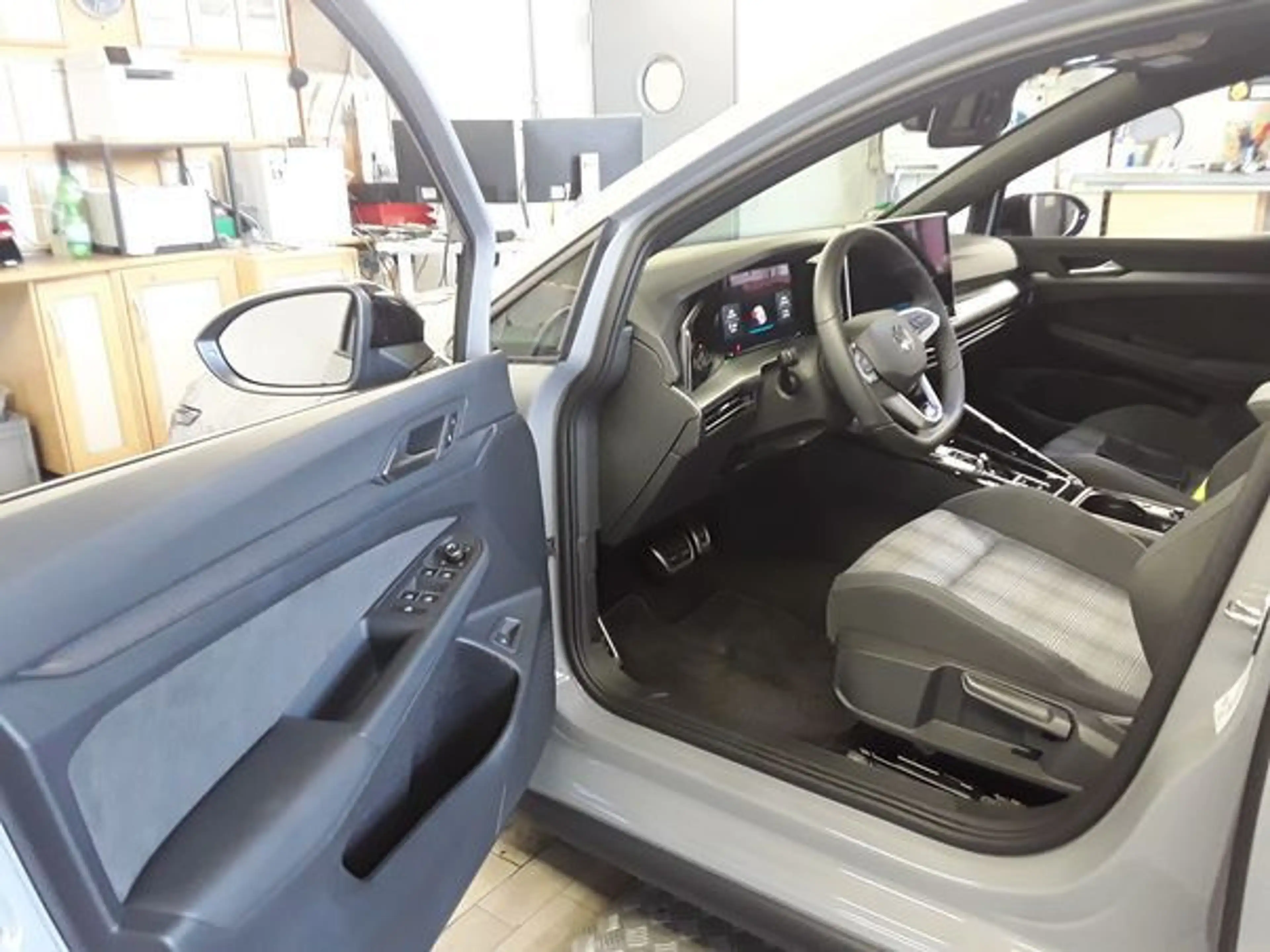 Volkswagen Golf GTE VIII PHASE 2  1.5 eHybrid 272 CV DSG 6 *ATTELAGE * — photo 6