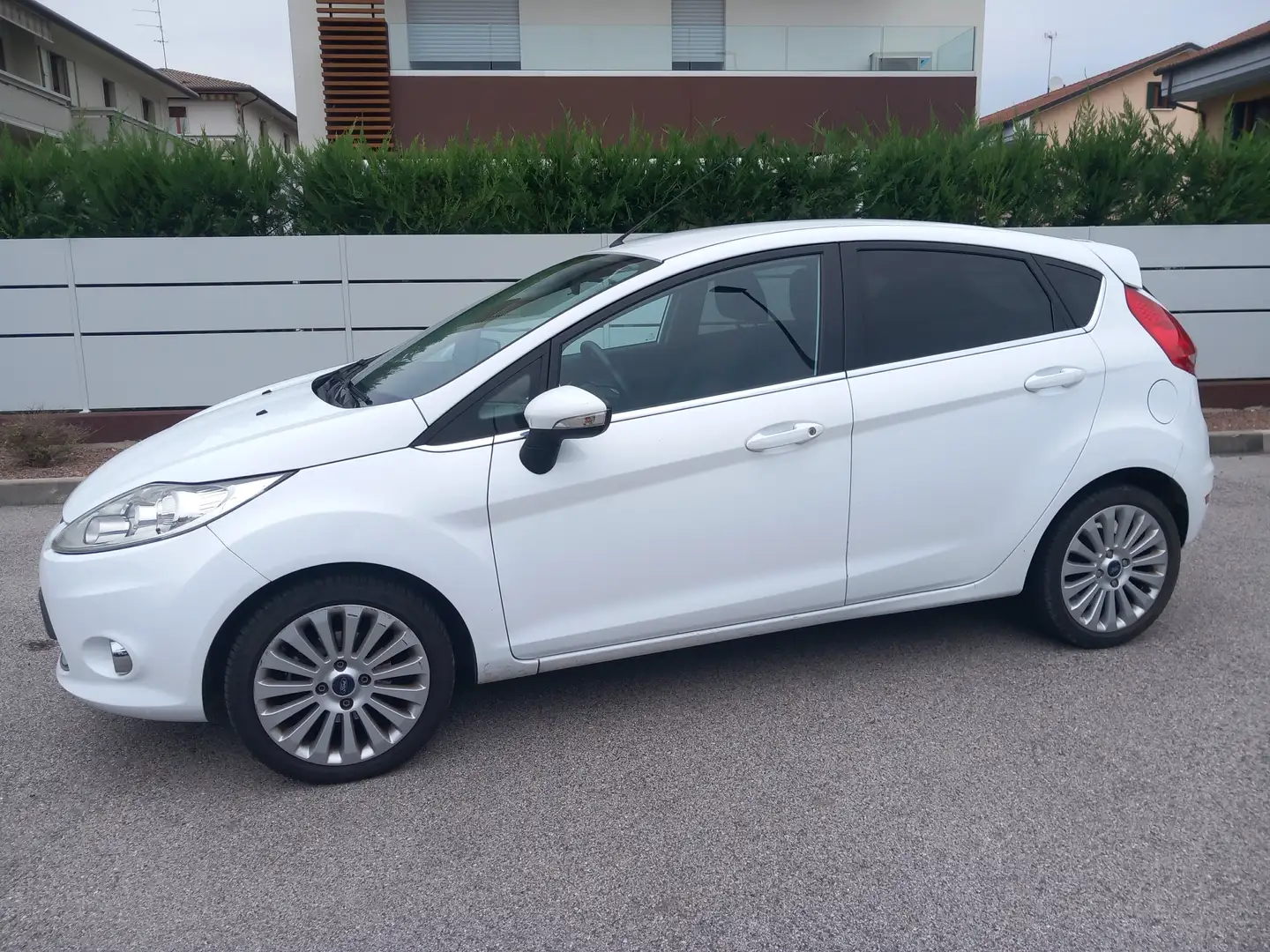 Ford Fiesta 5p 1.4 16v Titanium Gpl unico proprietario Wit - 1