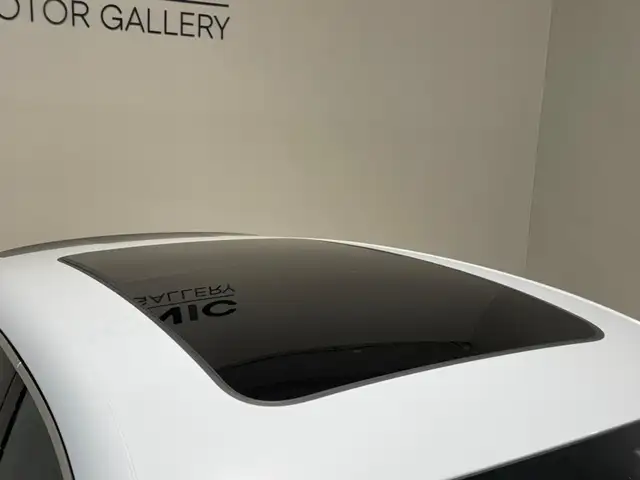 Porsche Macan view 8