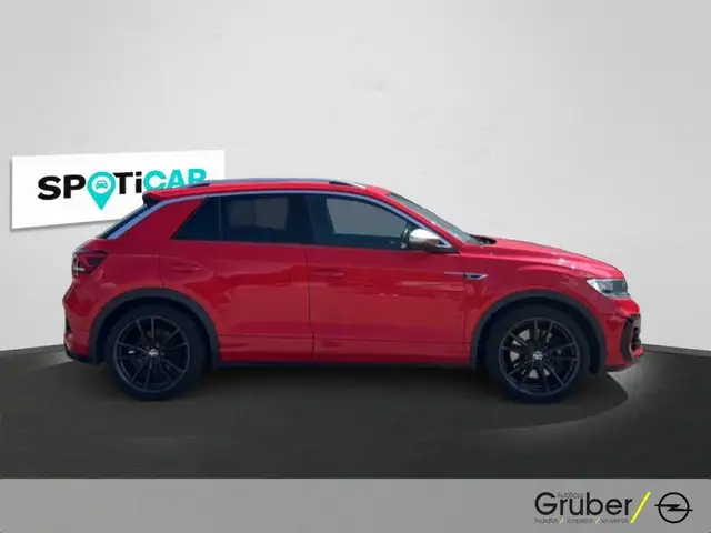 Volkswagen T-Roc view 4